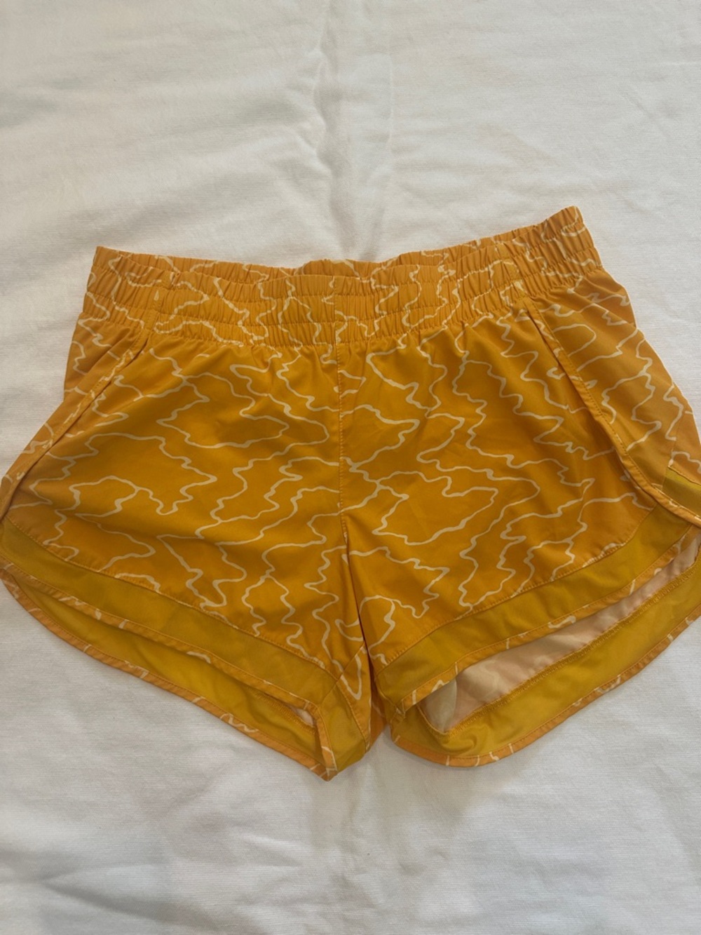 Athleta Yellow Abstract-Print 4in mesh racer shorts